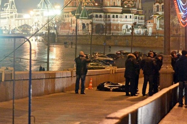 Poliţiştii însărcinaţi să ancheteze asasinarea opozantului rus Boris Nemţov au reuşit să obţină forografii cu presupuşii asasini. Foto: tvc.ru