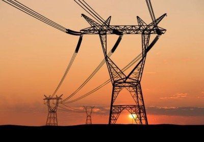 Первая цепь поставлена под напряжения и уже проводится тестовая эксплуатация.