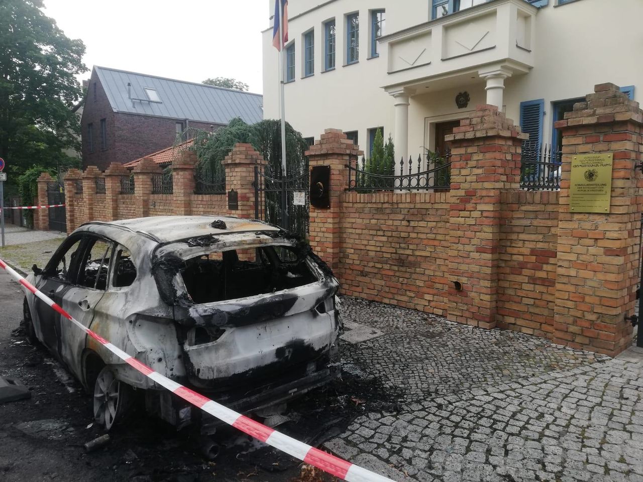 В Германии подожгли автомобиль посольства Армении. Фото: panorama.am.