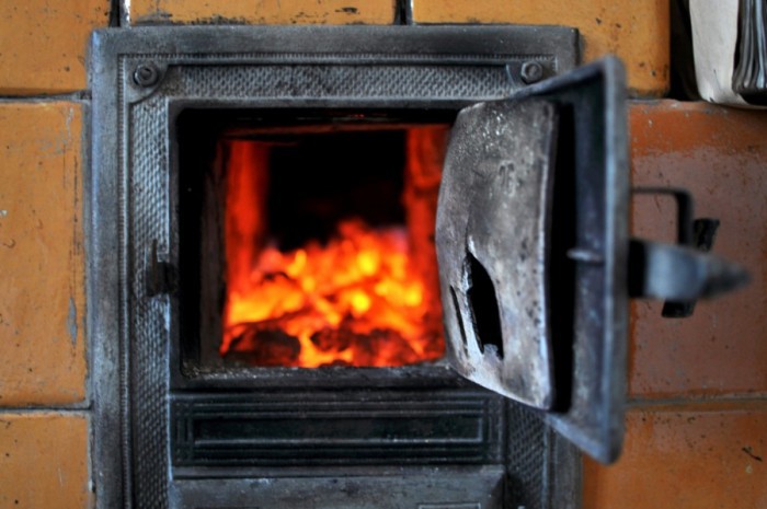 În ultimele 24 de ore, trei persoane din mai multe localităţi din raioanele ţării şi-au pierdut viaţa în incendii.
