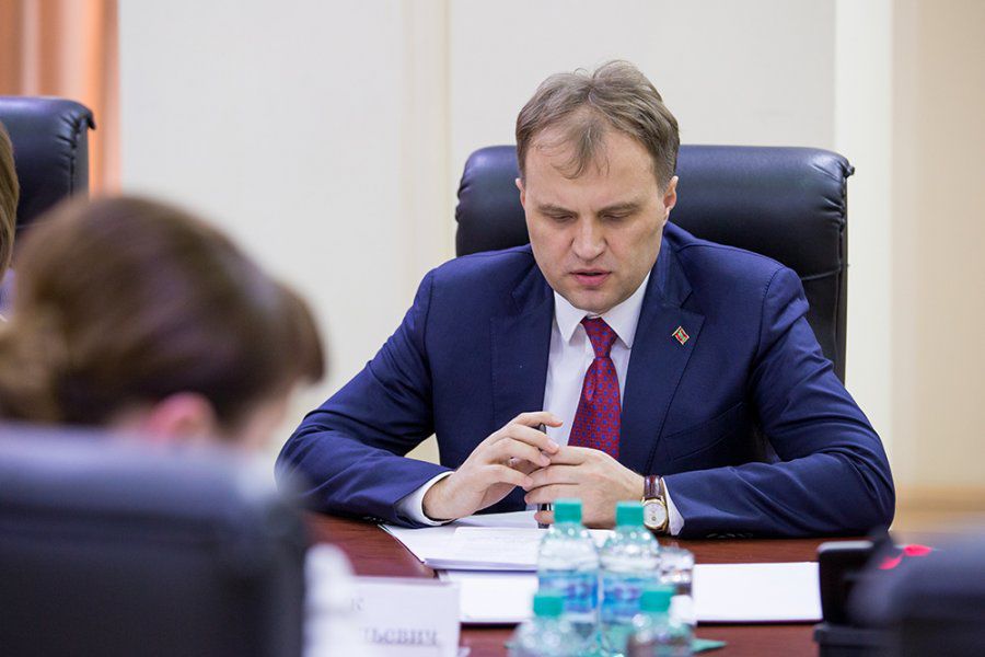 По словам Евгения Шевчука, сумма надбавок в пересчете в рубли ПМР будет меньше прежнего уровня.