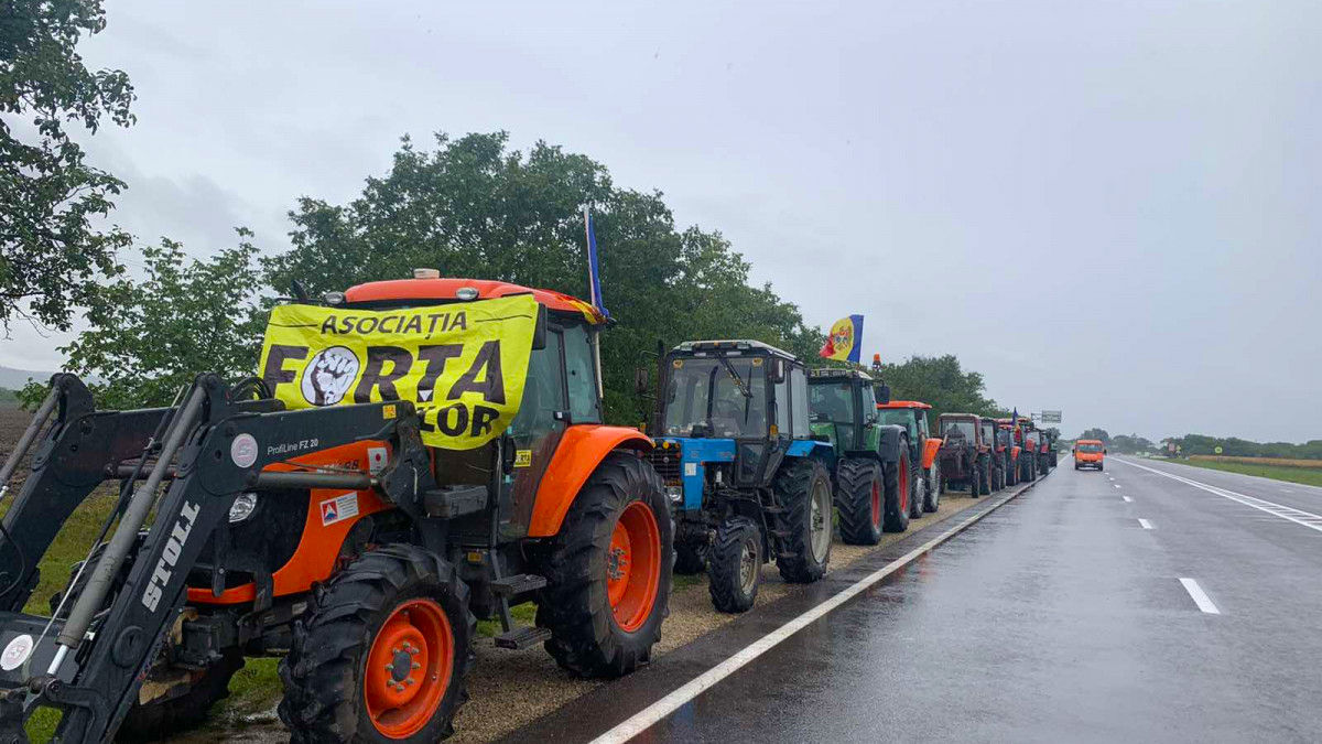 Фермеры из многих районов страны едут в столицу на протест.