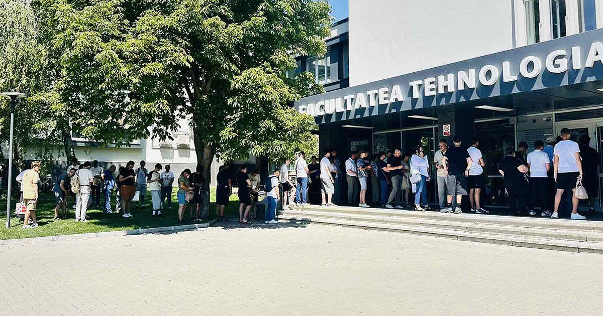 Cifre record la admitere: Științele Economice, IT și Dreptul sunt cele mai căutate specializări.