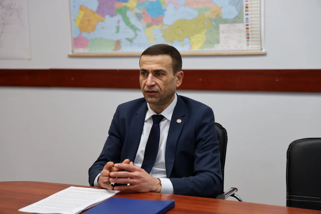 Глава Таможенной службы: Из-за волны сообщений о бомбах, люди стали выбирать аэропорты в Румынии .