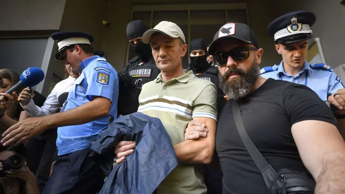 Экс-замглавы СИБ Александру Балан останется под арестом еще на 30 суток.