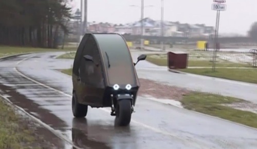 Электровеломобиль может перевозить груз в два раза больше своего веса. 