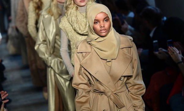 Halima Aden s-a născut într-o tabără de refugiați a ONU în Kenya.