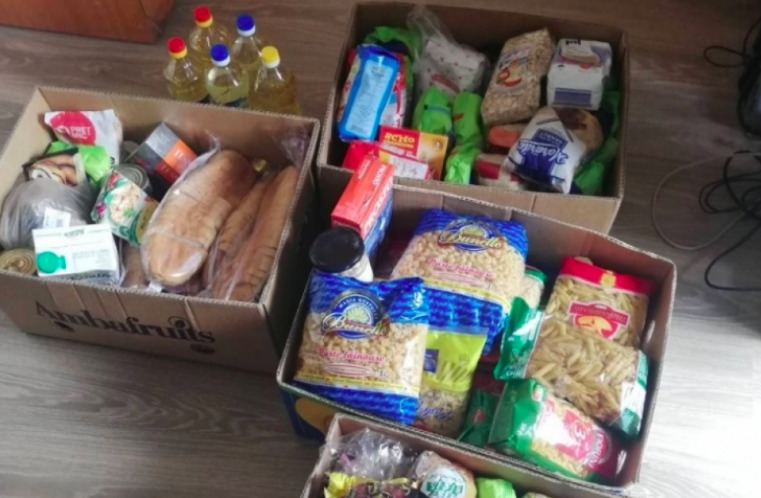 Более 1200 жителей столицы получили продуктовые пакеты.