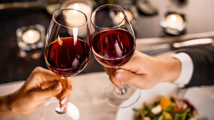 Arabia Saudită le-a permis străinilor bogați să cumpere alcool.