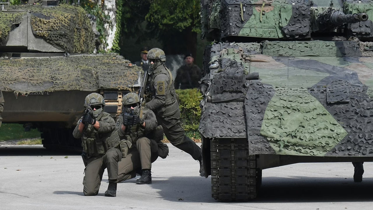 Австрия увеличит срок обязательной военной службы.