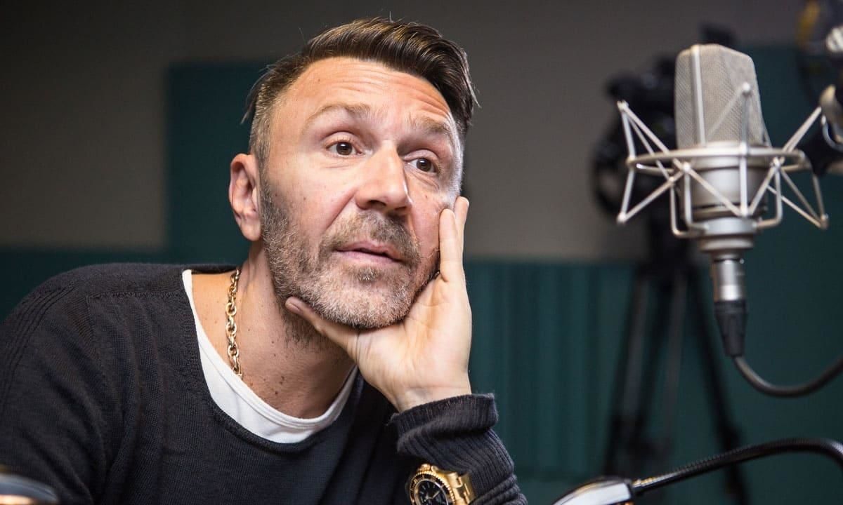 Сергей Шнуров проговорился, что в третий раз стал отцом.