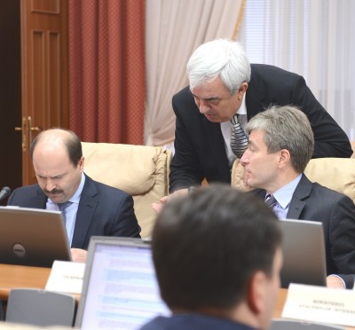 Academicianul Gheorghe Duca, Preşedintele Academiei de Ştiinţe a Moldovei, care este şi membru din oficiu al Guvernului, se confruntă cu mari probleme.