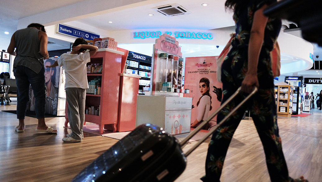 Только четыре процента путешественников не заходят в магазины Duty Free.