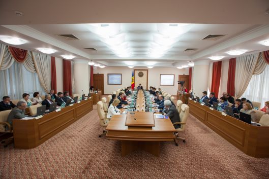 Принятие «пакета о неподкупности» - условие румынского правительства.