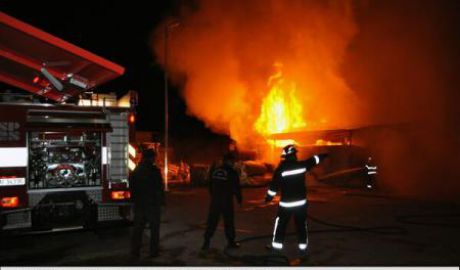 Incendiu puternic la un hotel din România. Foto: agerpres.ro