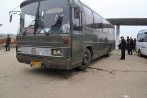 Grav accident la Ungheni: Șase persoane, lovite de un autobuz