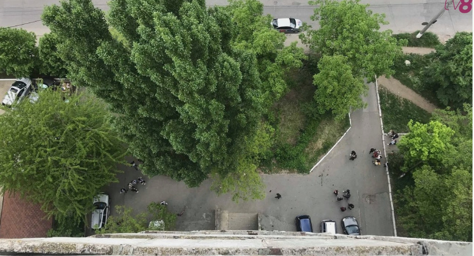  В столичном секторе Буюканы разбился насмерть 16-летний подросток, упавший с многоэтажки. 