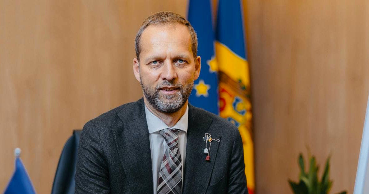 Mazeiks, către opoziție: Voi insista întotdeauna ca instituțiile să respecte presa.