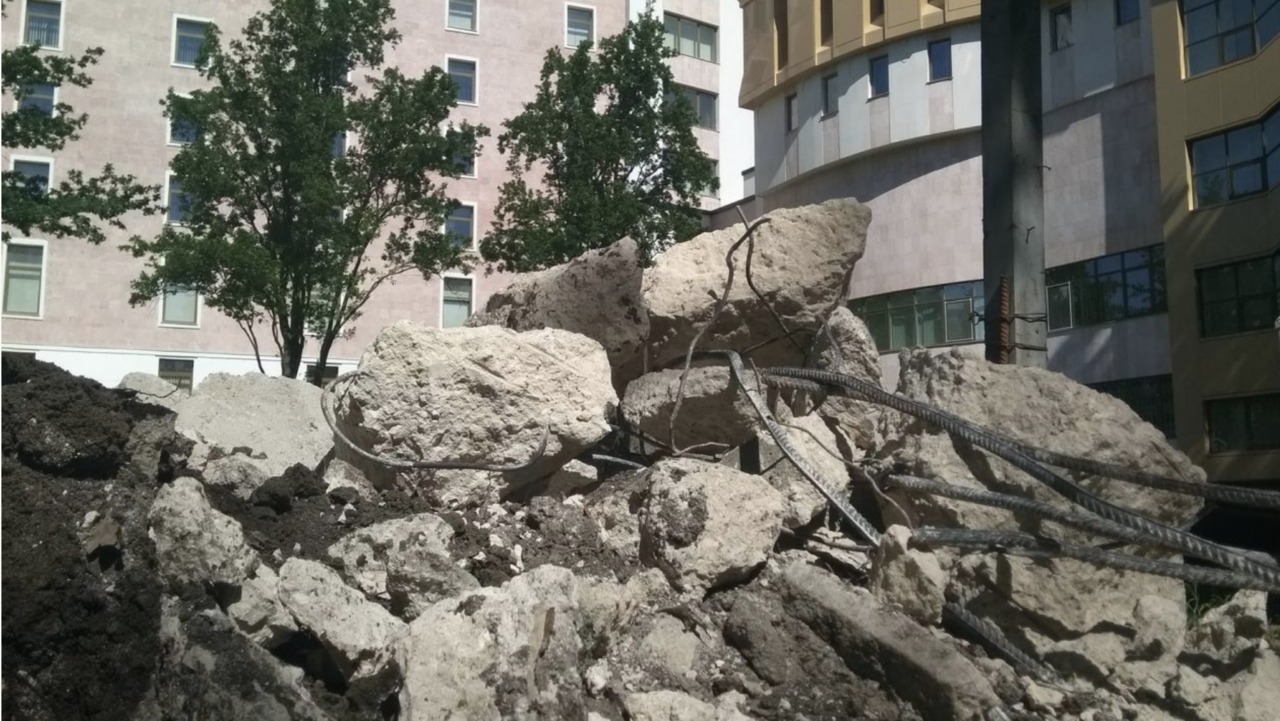 Минэкономики объяснило ситуацию с забором вокруг парламента.