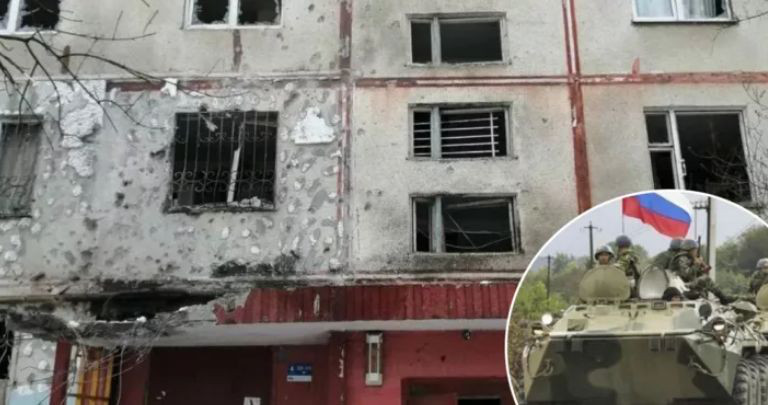 Снаряд попал в жилой дом в Харькове.