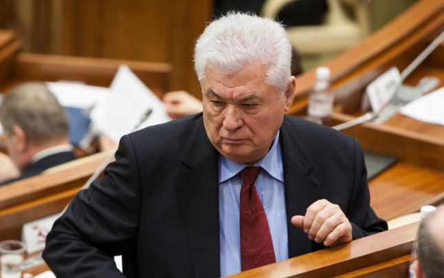 Vladimir Voronin şi-a exprimat dezacordul faţă de disponibilitatea fostului ministru al Educaţiei Maia Sandu de a candida la funcţia de şef al statului.