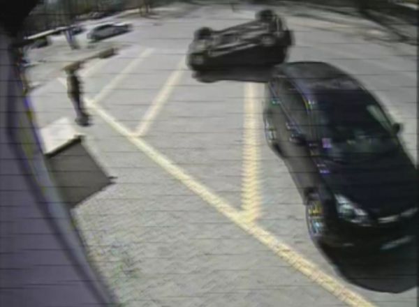 Accidentul de ieri de pe strada Muncesti s-a rasturnat din vina masinii de paza. Foto: protv.md