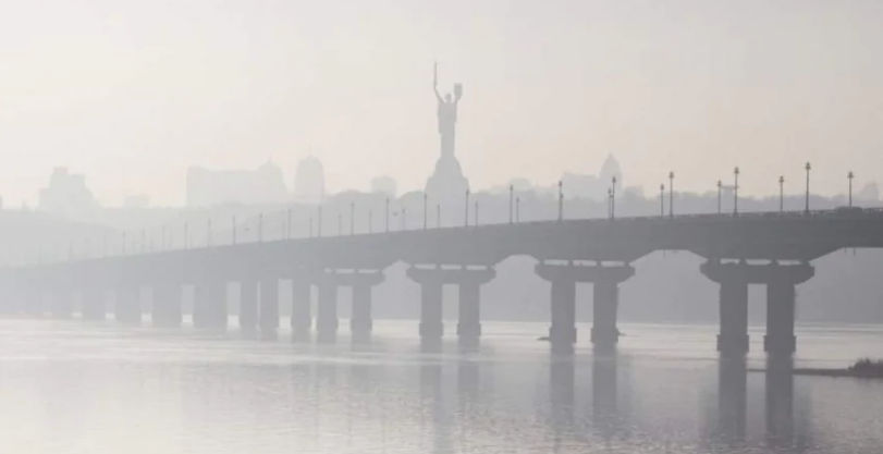 Киев возглавил мировой рейтинг городов с самым грязным воздухом.