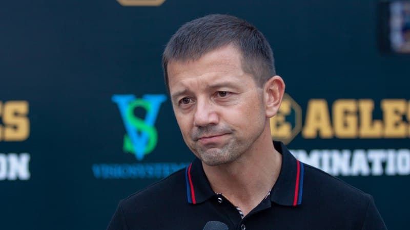 Дорин Дамир незаконно владеет большой коллекцией оружия.