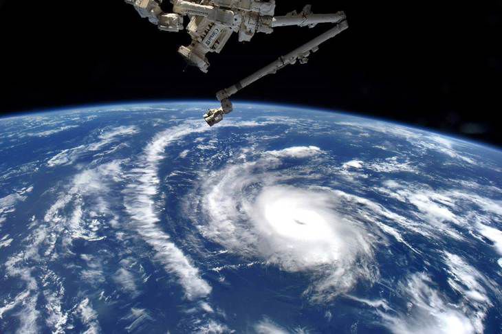 Discovery Channel investigheaza cauzele uraganelor Harvey si Irma. 