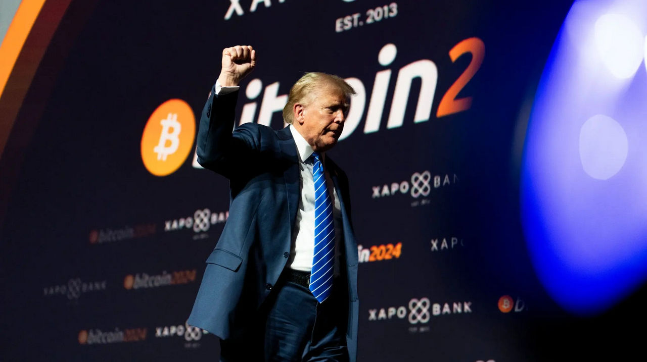 Семья Трампа за год заработала 1,4 млрд долларов на криптовалюте.