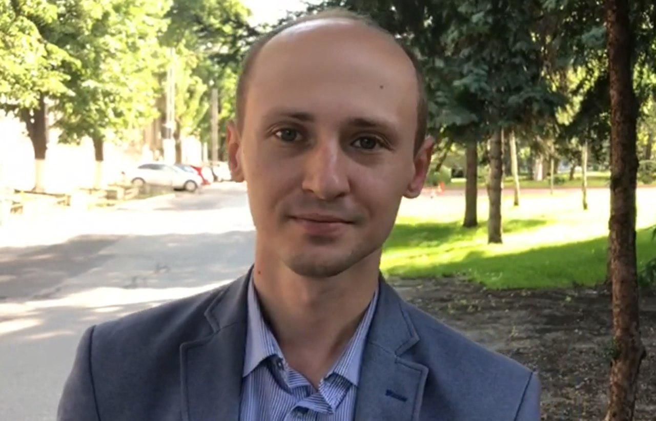 Депутат от блока ACUM Ливиу Вовк. 