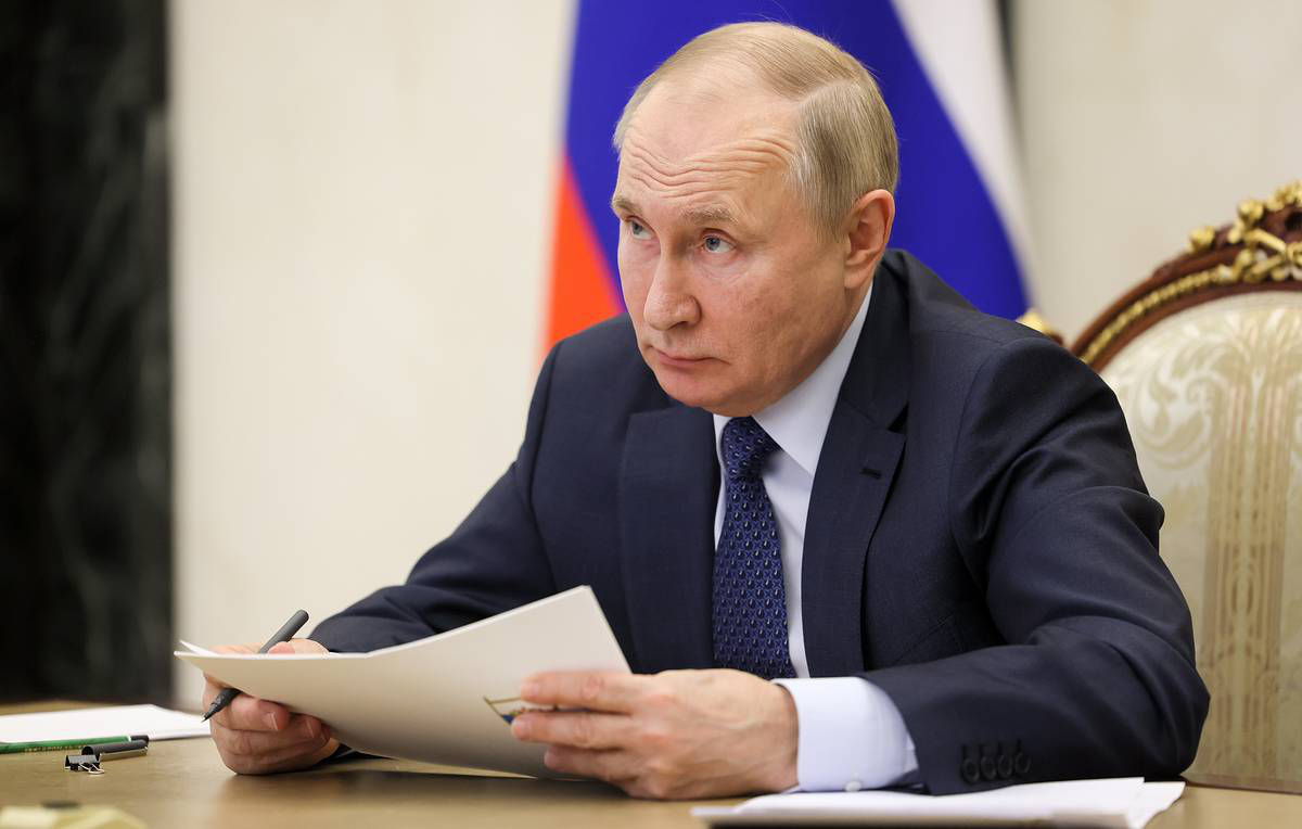 Путин отдал приказ о Рождественском перемирии в Украине.