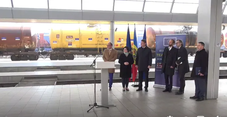 В Молдову прибыла первая партия мазута, предложенного Румынией.