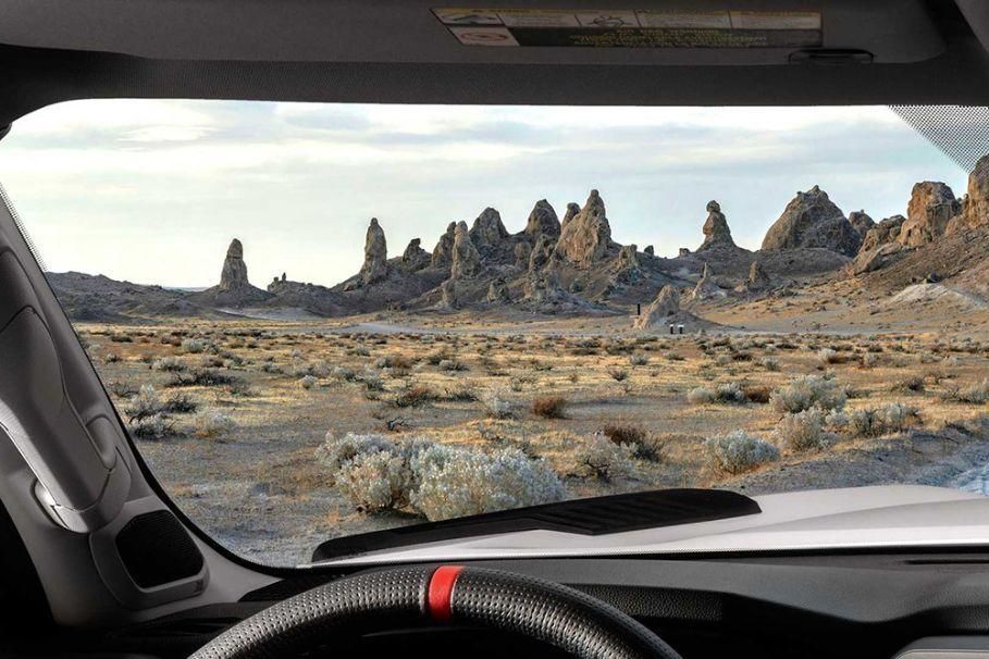 Toyota частично раскрыла салон новой Tundra.