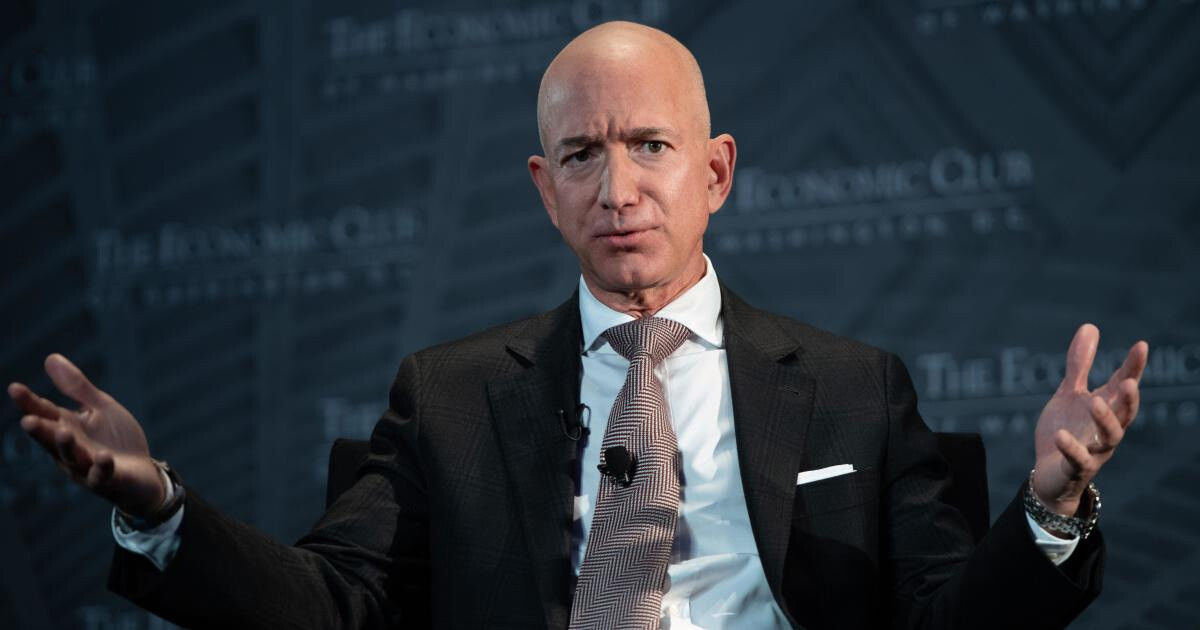 Безос в последний раз обратился к акционерам во главе Amazon.