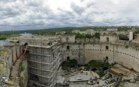 Cetatea de la Soroca va fi deschisă pentru vizitatori după restaurare la 18 mai 2015, relatează portalul Newsmoldova.