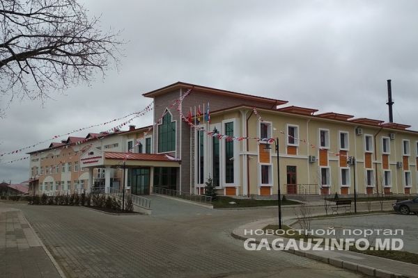 Елена Новак отметила, что отделение приемного покоя уже перешло в новое здание.