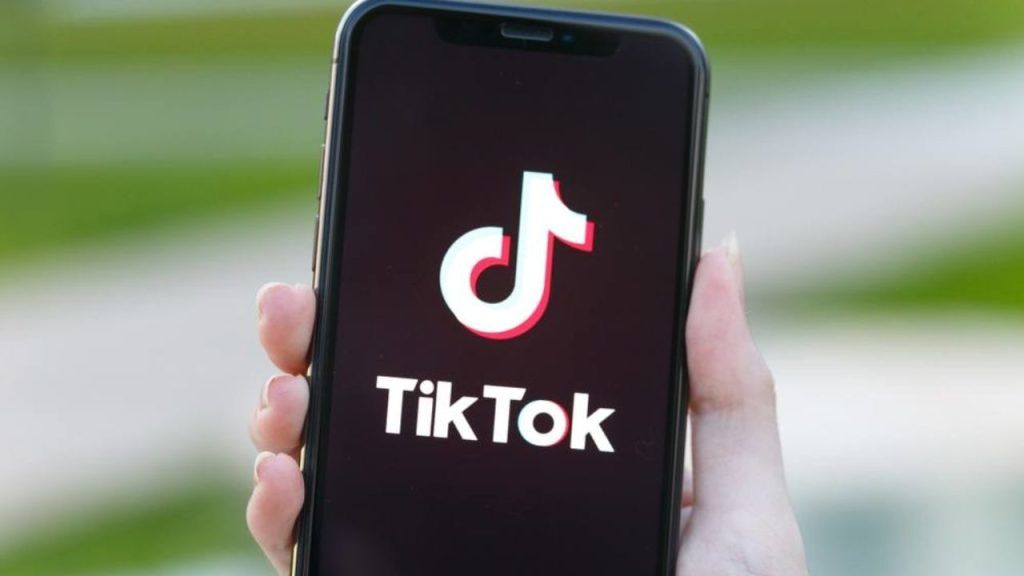 Владельцы TikTok отказались продавать компанию Microsoft.