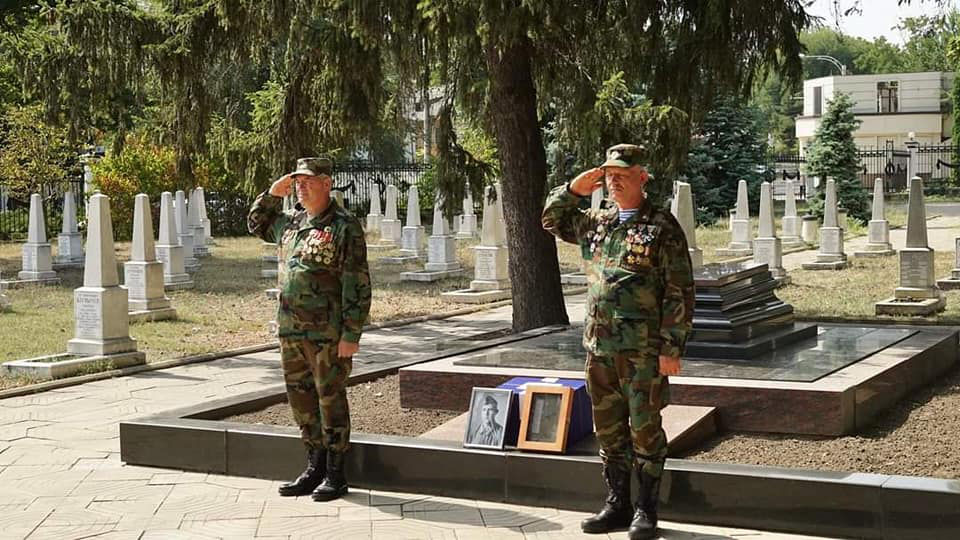 На мемориале "Вечность" в Кишиневе воздали почести герою ВОВ.