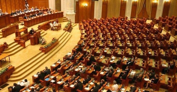 Парламент Румынии одобрил продление чрезвычайного положения на месяц.