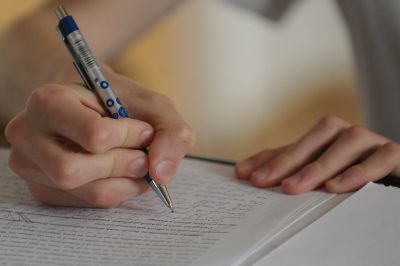 Doi tineri din Republica Moldova au câştigat un concurs internaţional de eseuri. 