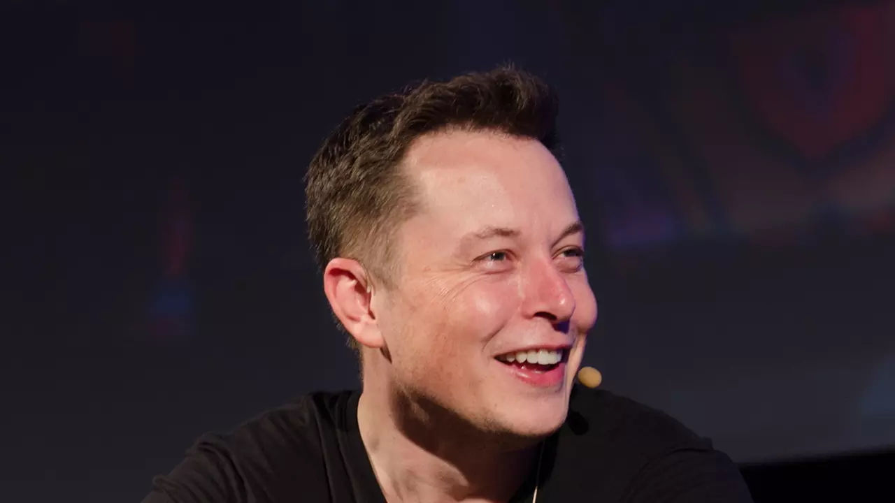 Forbes: Илон Маск оборудовал офис Twitter спальными местами.