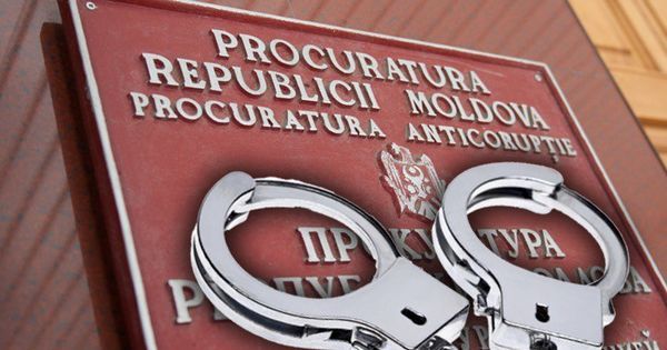 Прокурор антикоррупции задержан за вымогательство взятки.