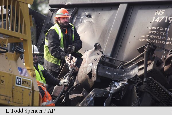 Accident de groază: Două trenuri s-au ciocnit. Peste 40 de de răniţi. Foto simbol: fluierul.ro