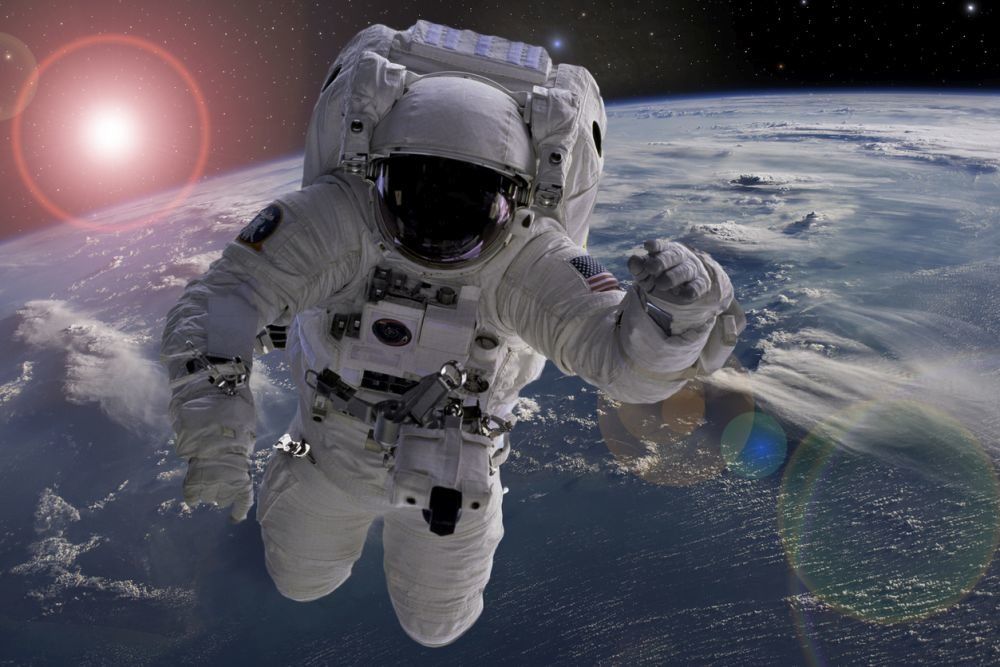 Астронавты NASA второй раз за неделю вышли в открытый космос. Фото: rg.ru.