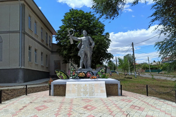 Имена воинов из Казаклии высекли на мемориальных плитах. Фото: gagauzinfo.md.