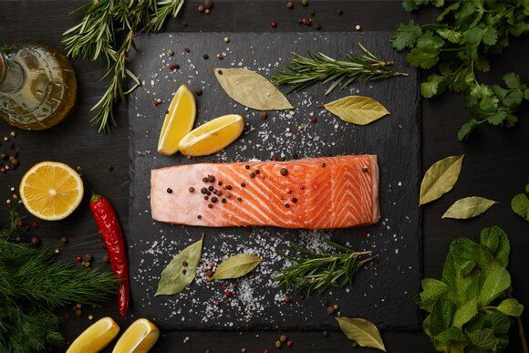 Названы защищающие от простуды и гриппа продукты осенней тарелки.