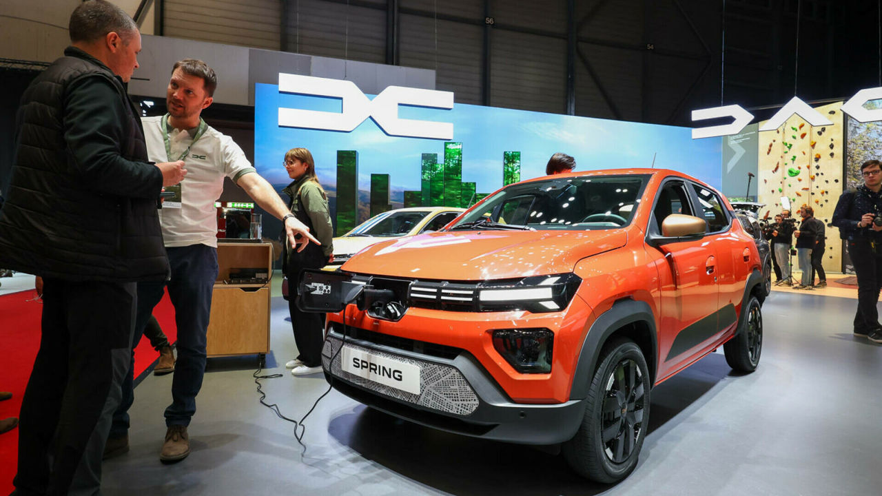 В Италии новую Dacia Spring можно купить за 3 900 евро.