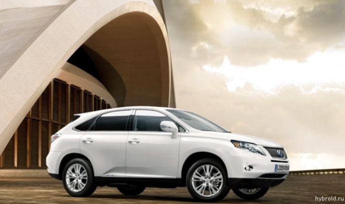 Гибридный внедорожник Lexus RX.