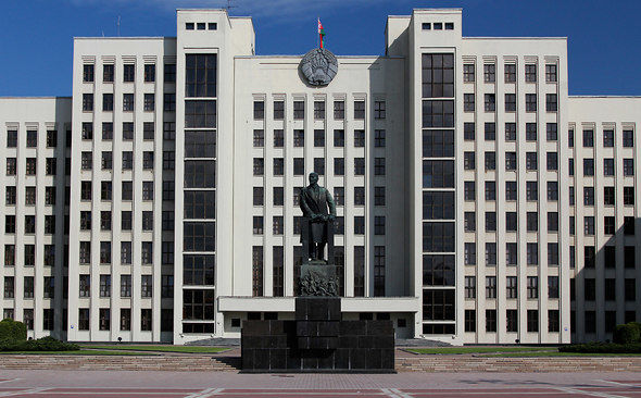 Белоруссия приостановила сотрудничество с Евросоюзом по правам человека.